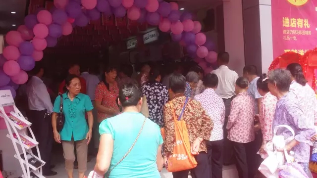 人潮涌动 人潮涌动